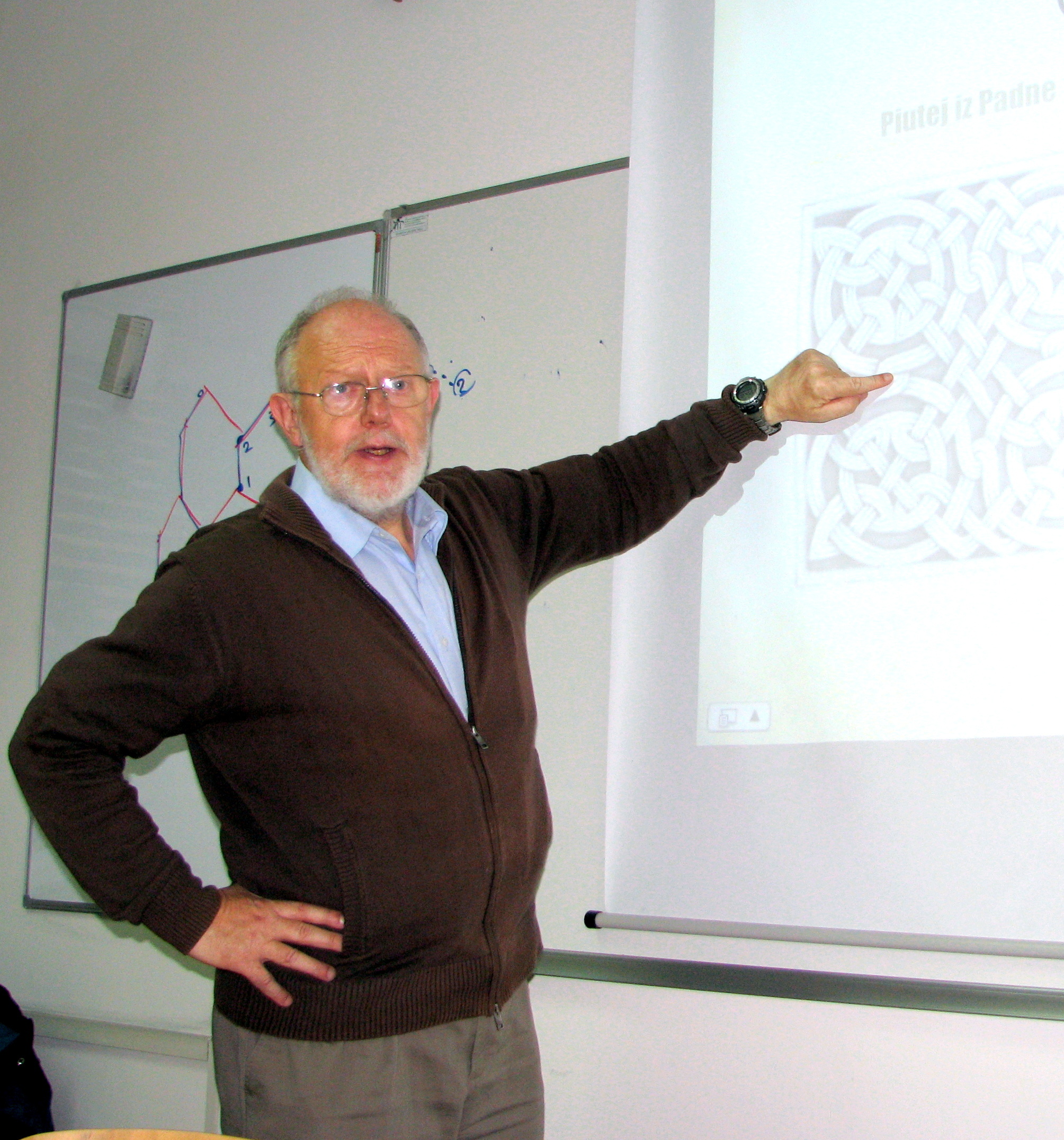 Znanstvena revija Ars Mathematica Contemporanea uvrščena v prvo četrtino najboljših
