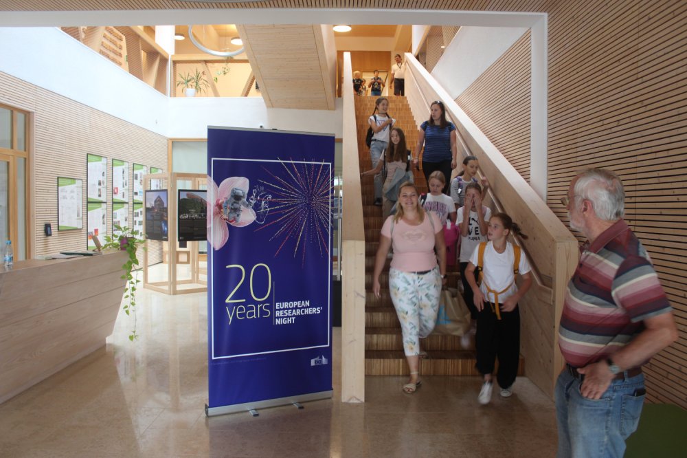 Praznovanje že 20. Evropske noči raziskovalcev na UP